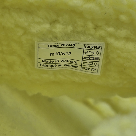 CROCS Classic Cozy Sandals, Bright Yellow, Faux Fur, SOFT! Men's 10/Women's 12 - Picture 11 of 12